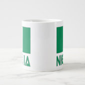 Nigeria mit nigerianischer Flagge Jumbo-Tasse (Vorderseite)
