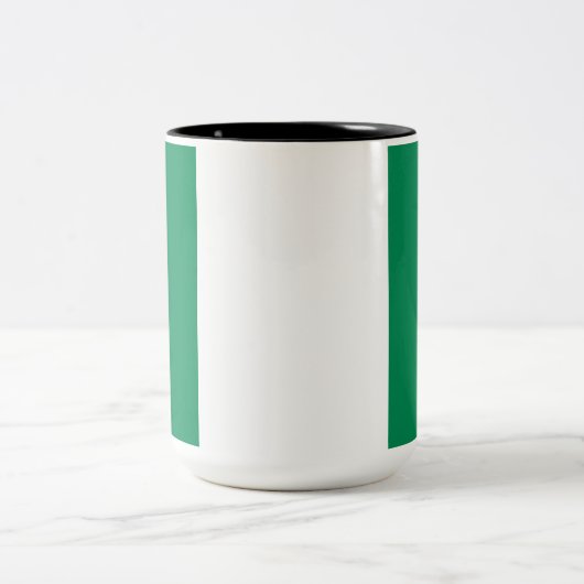 Nigerian Flag Zweifarbige Tasse (Mittel)