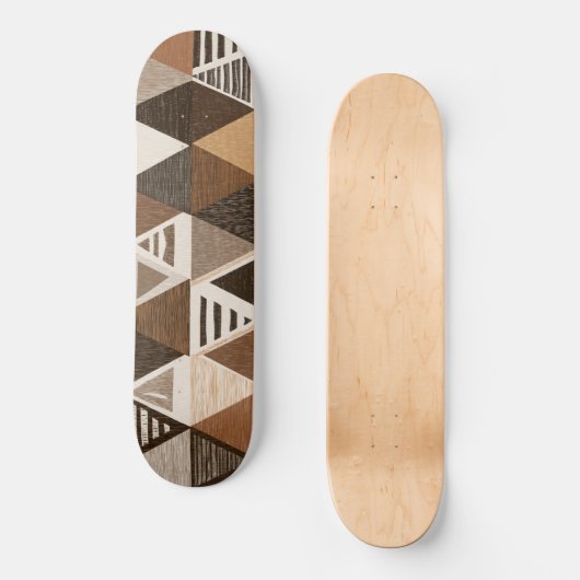 Nigerian patterns on a triangles background skateboard (Vorderseite)