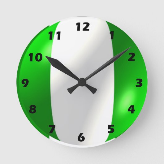 nigerianisches Flaggendesign Runde Wanduhr (Vorderseite)