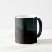 Night Campfire Mug - Western Camping Design Verwandlungstasse (VorderseiteRechts)