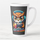 Night Owl Gamer Mascot Fun Gaming Illustration Milchtasse (Rechts)