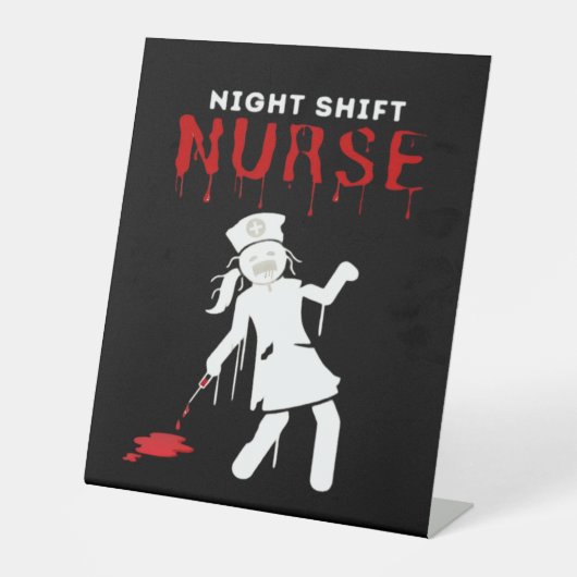 Night Shift Nurse Funny Halloween Classic T-Shirt Sockelschild (Vorderseite)