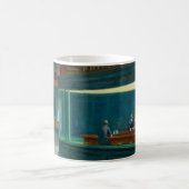 Nighthawks 1942 von Edward Hopper Kaffeetasse (Mittel)
