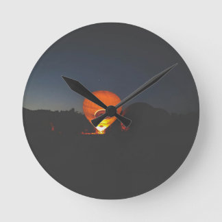 Nighttime Hot Air Balloon Clock Runde Wanduhr