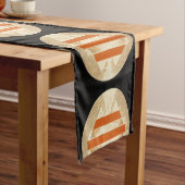 Nikias Logo Kurzer Tischläufer (Beispiel)