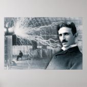 NIKOLA TESLA PORTRAIT IN SCHWARZ UND WEISS POSTER (Vorne)