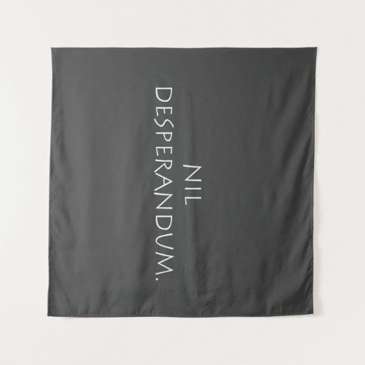 Nil Desperandum Wandteppich (Vorderseite (Horizontal))