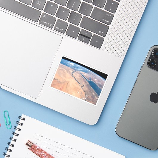 Nil, Rotes Meer und Mittelmeer. Aufkleber (Laptop mit iPhone)