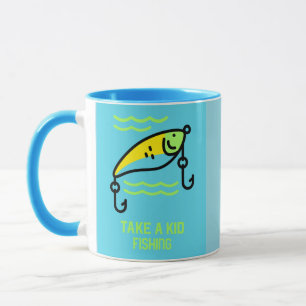 Nimm ein Kind zum Angeln mit Tasse