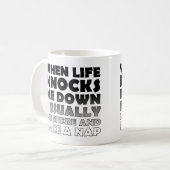 Nimm eine Nickerchen-Funny-Mug oder eine Reiseumar Kaffeetasse (Vorderseite Links)