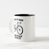 Nimm es raus und spiele mit ihm Fahrrad Zweifarbige Tasse (Vorderseite Links)