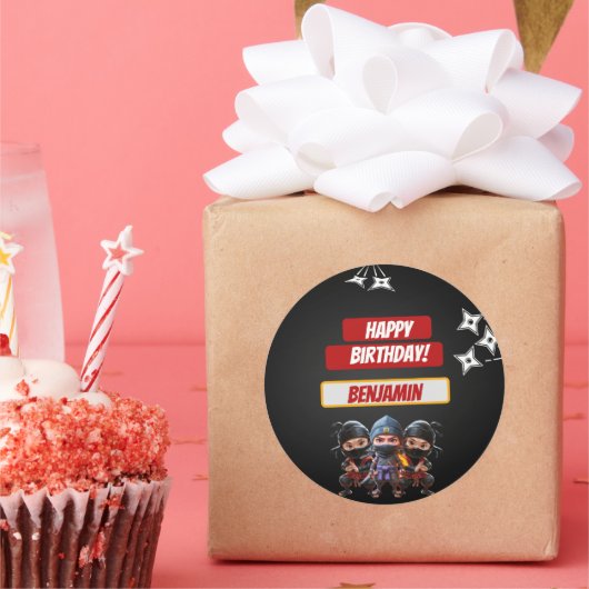 Nina Birthday Runder Aufkleber (Party)