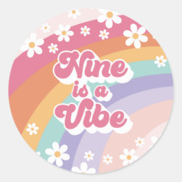 Nine ist ein Vibe Retro Rainbow 9. Geburtstag Runder Aufkleber