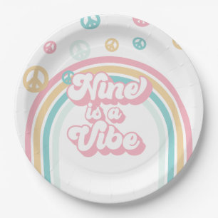 Nine ist ein Vibe Retro Summer Rainbow Pappteller