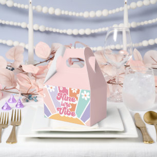 Nine ist eine Vibe Retro Sunshine Rainbow Daisy Geschenkschachtel