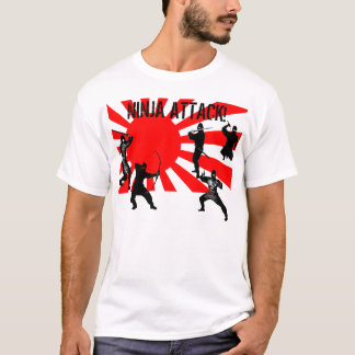 Ninja Angriffsschwarzes ninjas auf japanischer T-Shirt