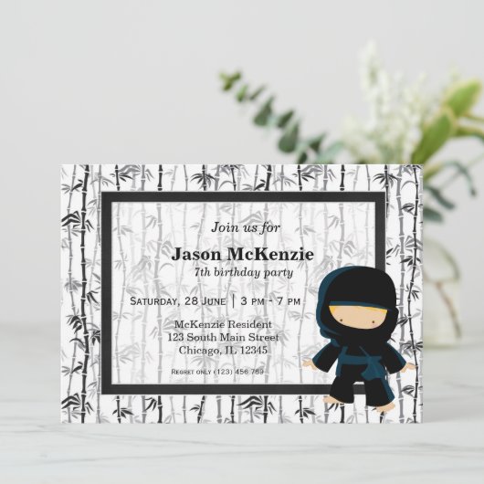 Ninja Geburtstagsthema Einladung (Stehend Vorderseite)