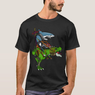Ninja-Hai auf T-Rex-Dinosaurier reitend T-Shirt