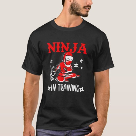 Ninja im Training für Shinobi Kids Karate T-Shirt (Vorderseite)