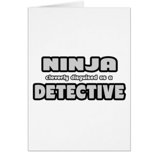 Ninja ist clever als Detektiv getarnt