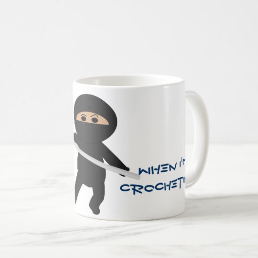 Ninja mit der Häkelarbeit-Haken-Tasse Kaffeetasse (VorderseiteRechts)