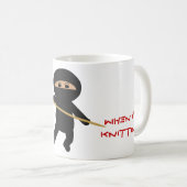 Ninja mit der strickende Nadel-Tasse Kaffeetasse (VorderseiteRechts)