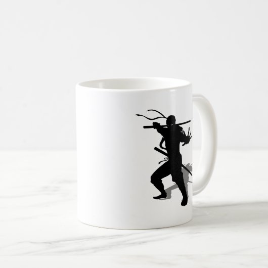 Ninja mit Schatten Kaffeetasse (VorderseiteRechts)