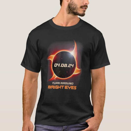 Ninja Shuriken Total Solar Eclipse dreht sich um B T-Shirt (Vorderseite)