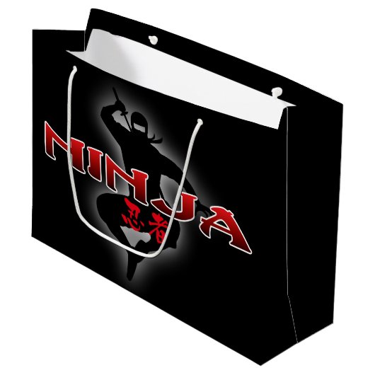 Ninja-Silhouette Große Geschenktüte (Vorderseite Schrägansicht)