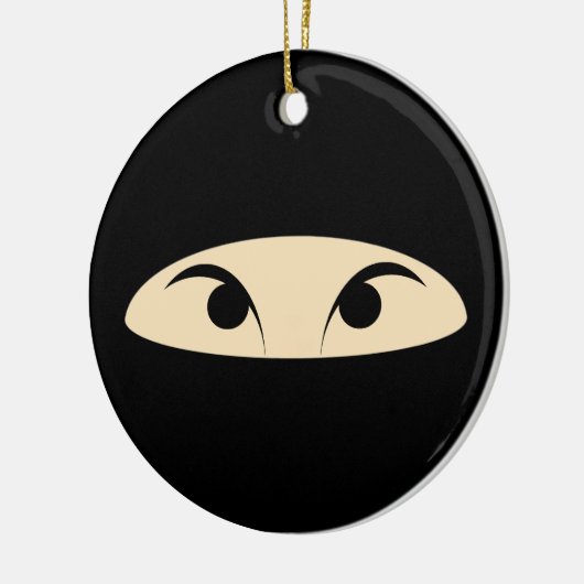 Ninja stellen gegenüber keramikornament (Links)