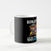 Ninja'd May geht durch 100 Tage der Schule Kaffeetasse (Vorderseite Links)
