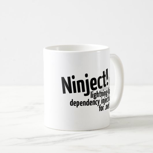 Ninject in die Seite gestemmte Tasse (VorderseiteRechts)