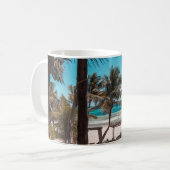 Nipa hut under coconut palm trees kaffeetasse (Vorderseite Links)