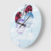 Nirgendwo, aber von hier oben Ladybug Illustration Große Wanduhr (Winkel)