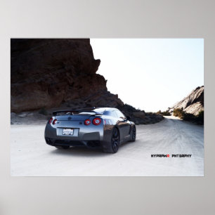 Nissan GT-R R35 in einem Wüsten-Becken Poster