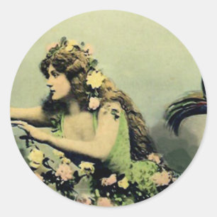 Nixe und Rosen Runder Aufkleber