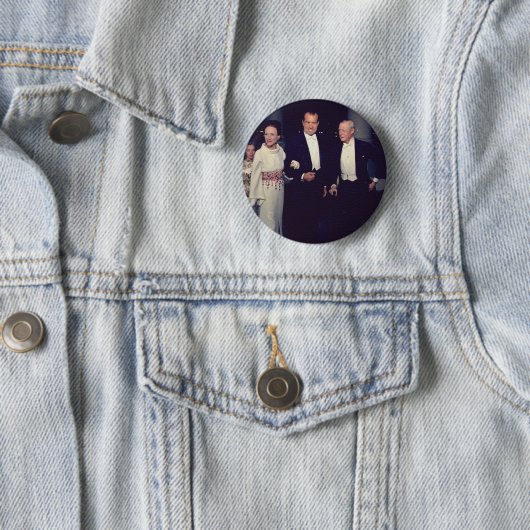 Nixon_and_the_Windsors Button (Beispiel)