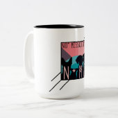 NMD-Square-Design Zweifarbige Tasse (Vorderseite Links)