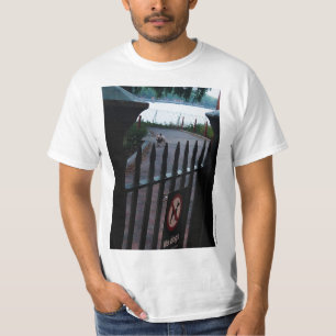 "No Dogs", London T-Shirt