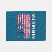 No King In America American Flag Upside Down Distr Fleecedecke (Vorderseite (Horizontal))