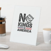 No Kings In America Baby Creative Style Sockelschild (In SItu)