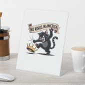 No Kings In America Classic Creative Style Sockelschild (In SItu)