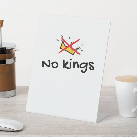 No Kings In America Classic Retro Style Sockelschild (In SItu)