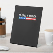 No Kings In America Patriotic Style Sockelschild (In SItu)
