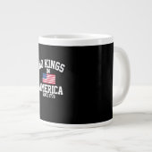 No Kings In America Since 1776 America Flag Jumbo-Tasse (Vorderseite Rechts)