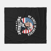 No Kings In America Since 1776 Funny Crown Fleecedecke (Vorderseite (Horizontal))