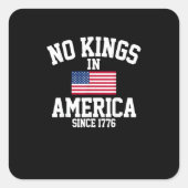 No Kings In America USA Flag Retro Cool Style Quadratischer Aufkleber (Vorderseite)