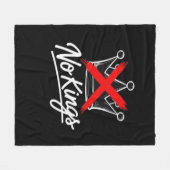 No Kings Simple Crown With Cross Artistic Design Fleecedecke (Vorderseite (Horizontal))