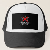 No Kings Simple Crown With Cross Artistic Design Truckerkappe (Vorderseite)